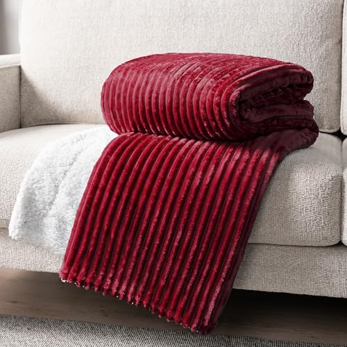 PAVILIA Wine Red Burgundy Sherpa Fleece Throw Blanket for Couch Twin, Soft Plush Fuzzy Blankets, Fluffy Flannel Sherpa Blanket for Bed, Warm 3D Ribbed Winter Blanket Gift, 60x80 inches Homeware